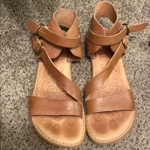 Born sandals